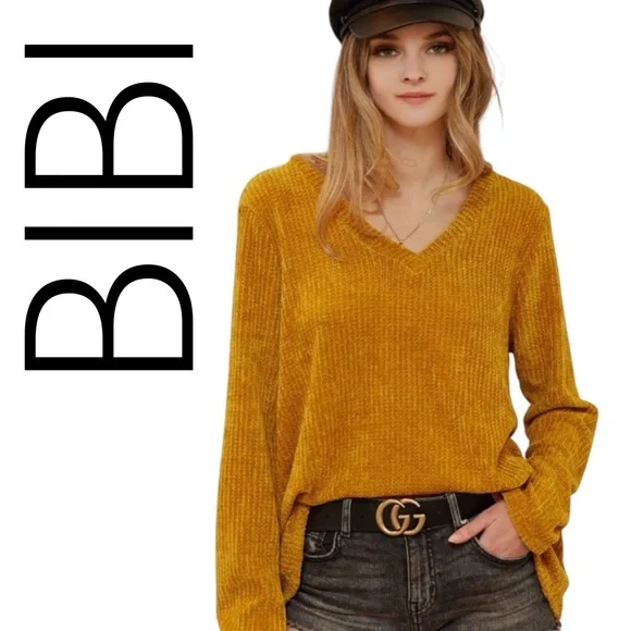 đź‘‘COMING SOONđź‘‘ BIBI NWT SWEATER - Picture 1 of 1
